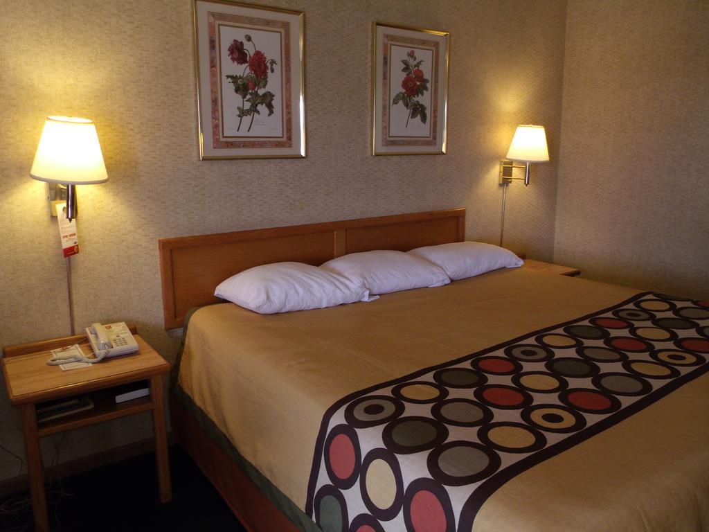 Budgetel Inn & Suites Butler Экстерьер фото