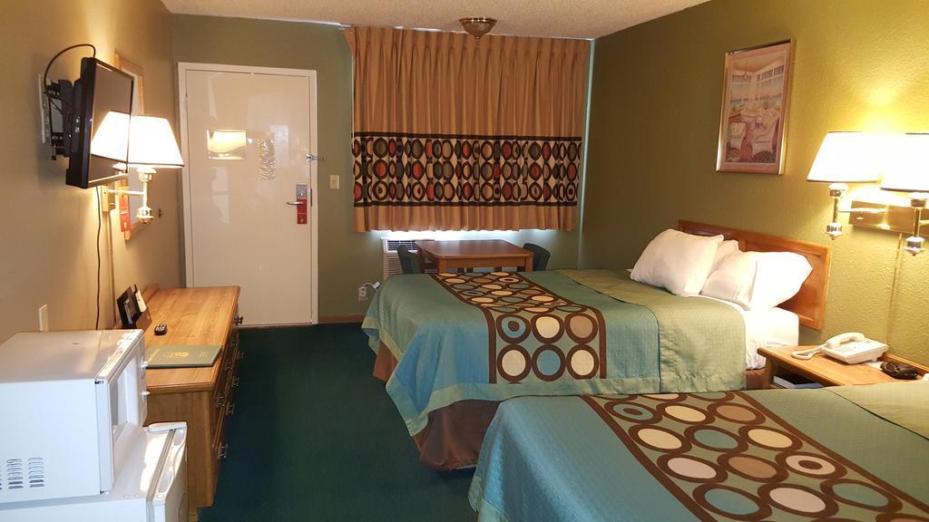 Budgetel Inn & Suites Butler Экстерьер фото