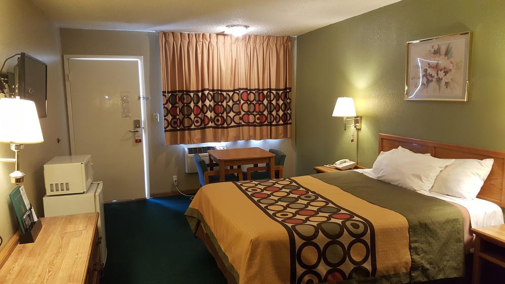 Budgetel Inn & Suites Butler Экстерьер фото